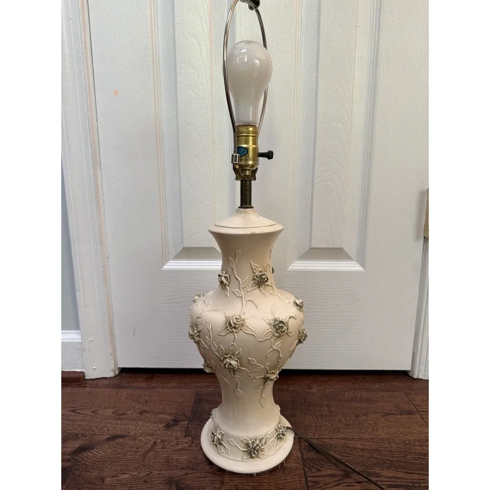 Vintage- Floral Table Lamp Cream